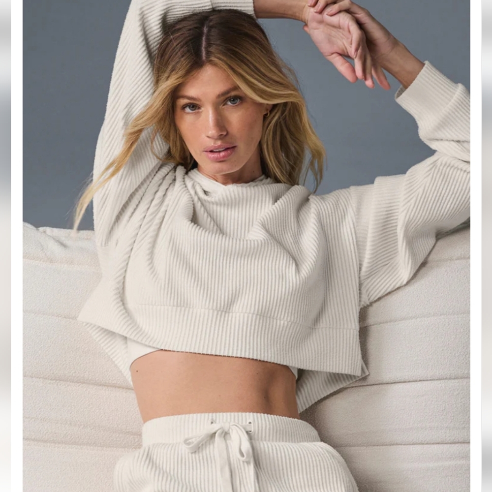 Alo Muse Ribbed Lounge Set Cream